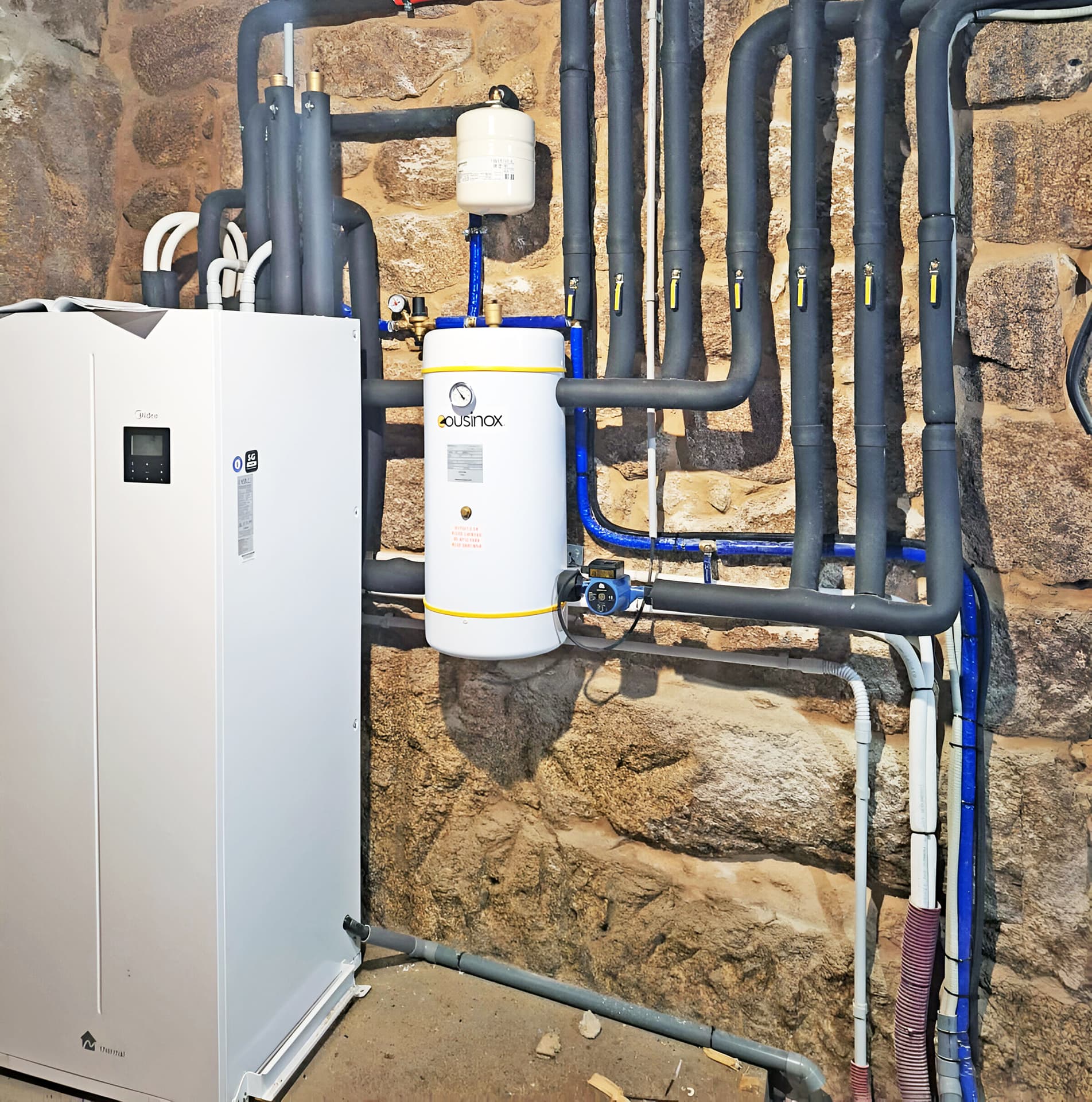 Fontanero profesional trabajando en Santander